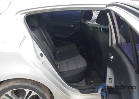 2016 Kia Forte Ex z USA, uszkodzony, nr VIN KNAFX5A88G5628227